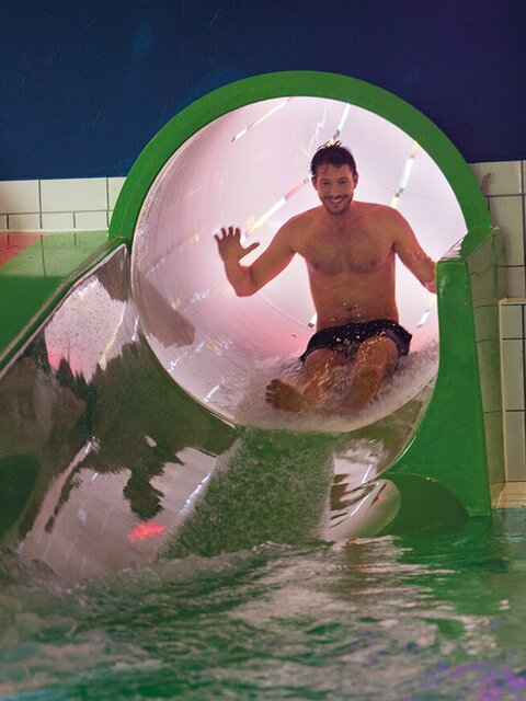 Wasserrtuschen in der Westfalen-Therme