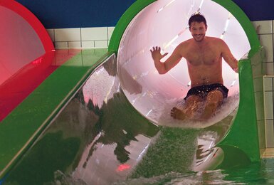 Wasserrtuschen in der Westfalen-Therme