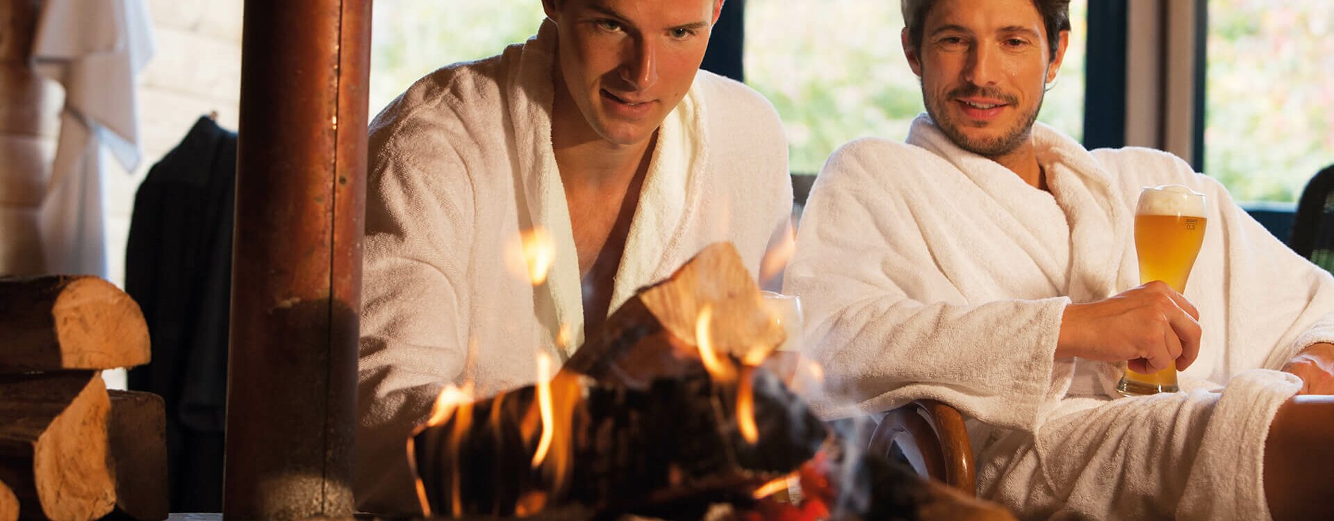 Erholung am Kamin im Wellnessbereich der Westfalen-Therme Erholung am Kamin im Wellnessbereich der Westfalen-Therme
